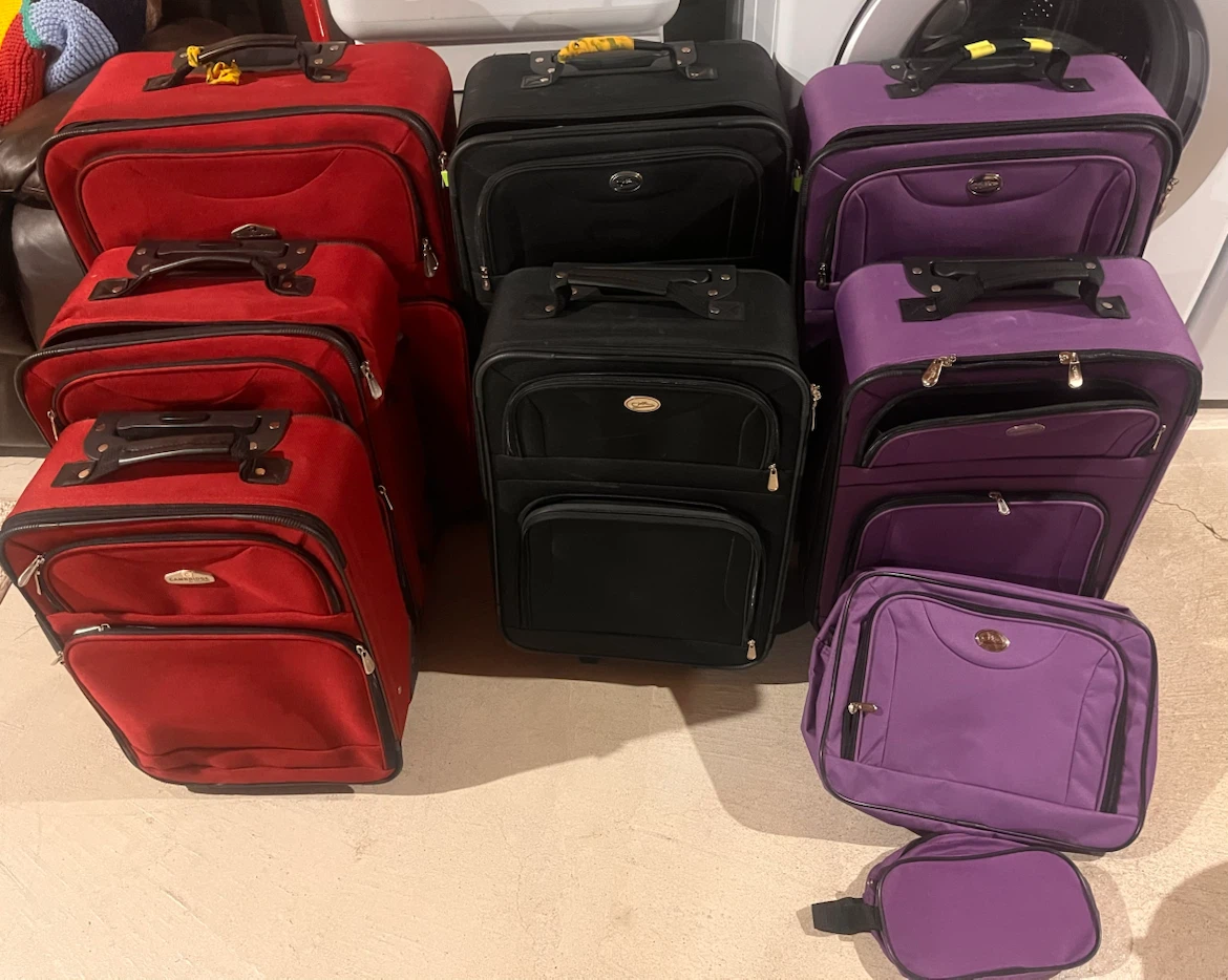Set of 7 Luggage Bags - Red, Black, Purple