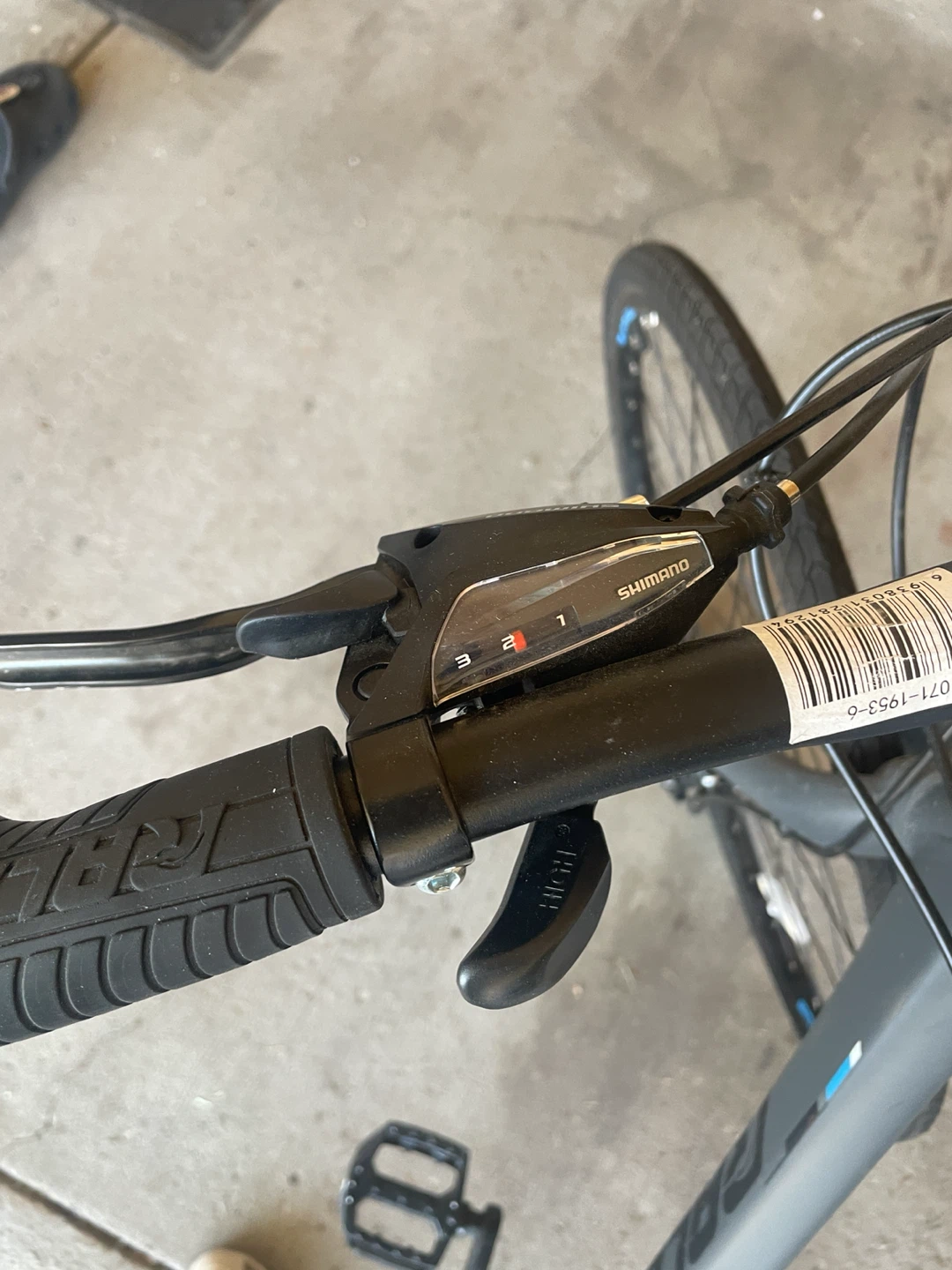 Raleigh Aura Hybrid Bike - photo 3