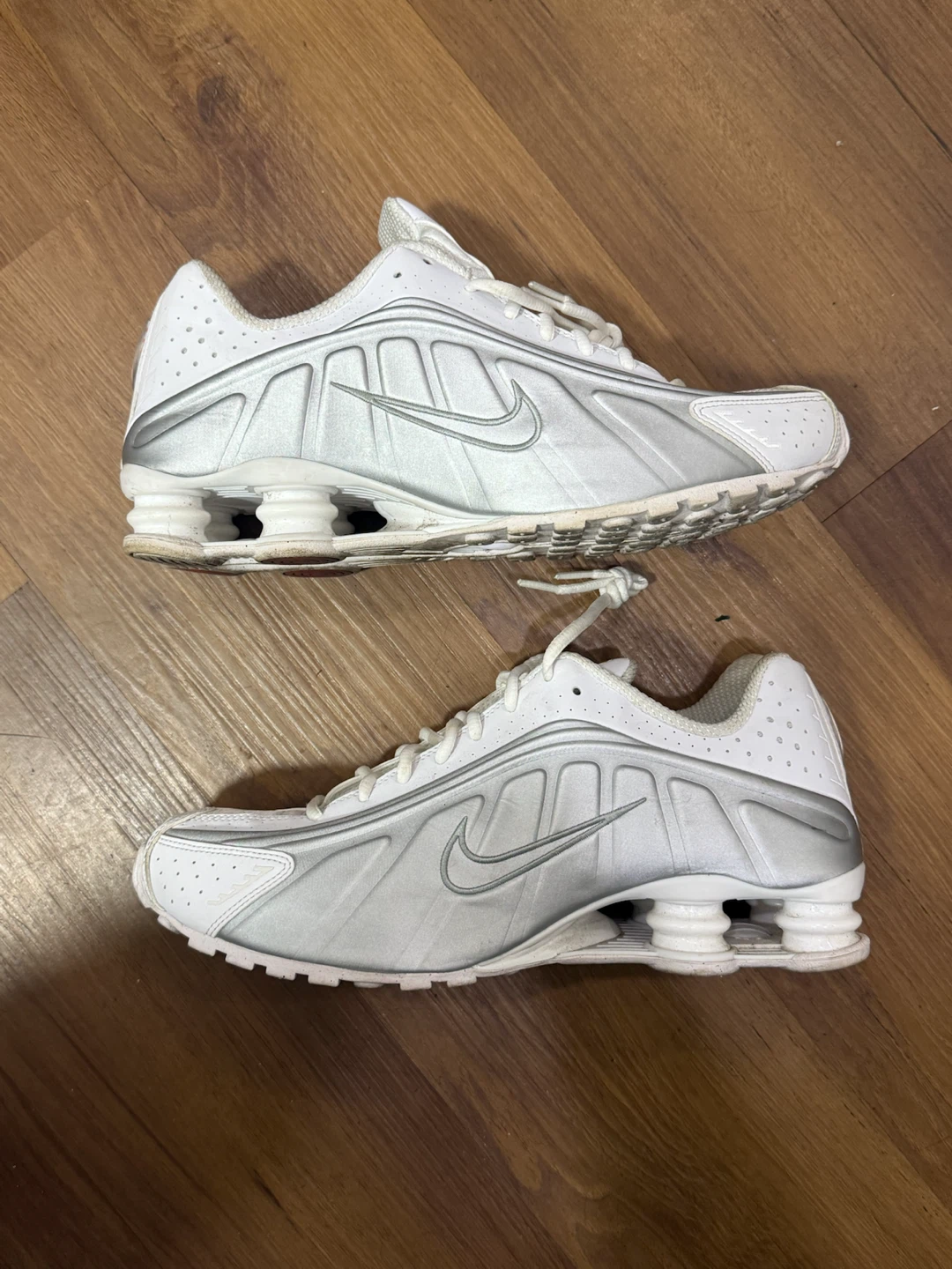 Size 11.5 - Nike Shox R4 White Metallic W - photo 2