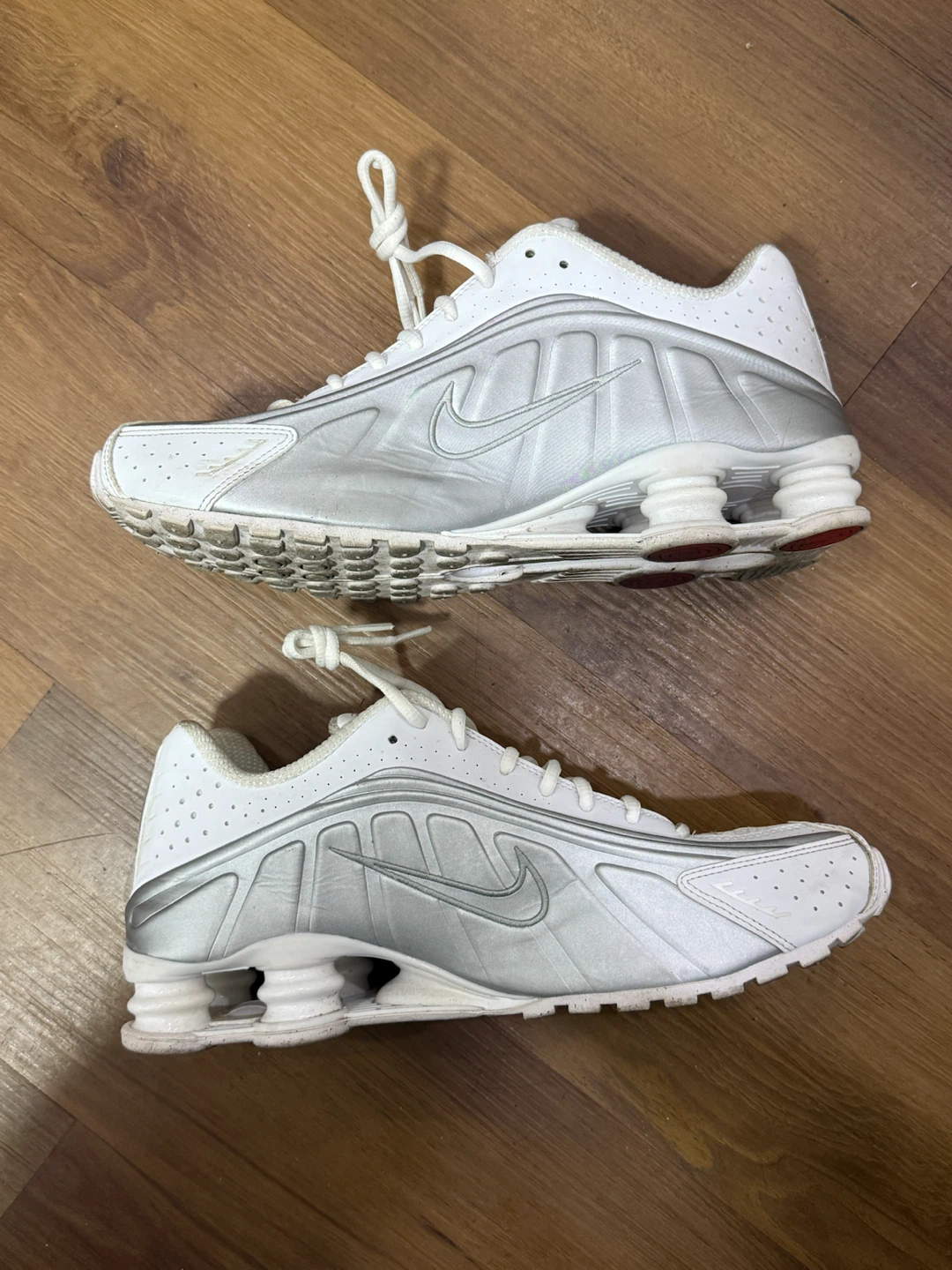 Size 11.5 - Nike Shox R4 White Metallic W - photo 3