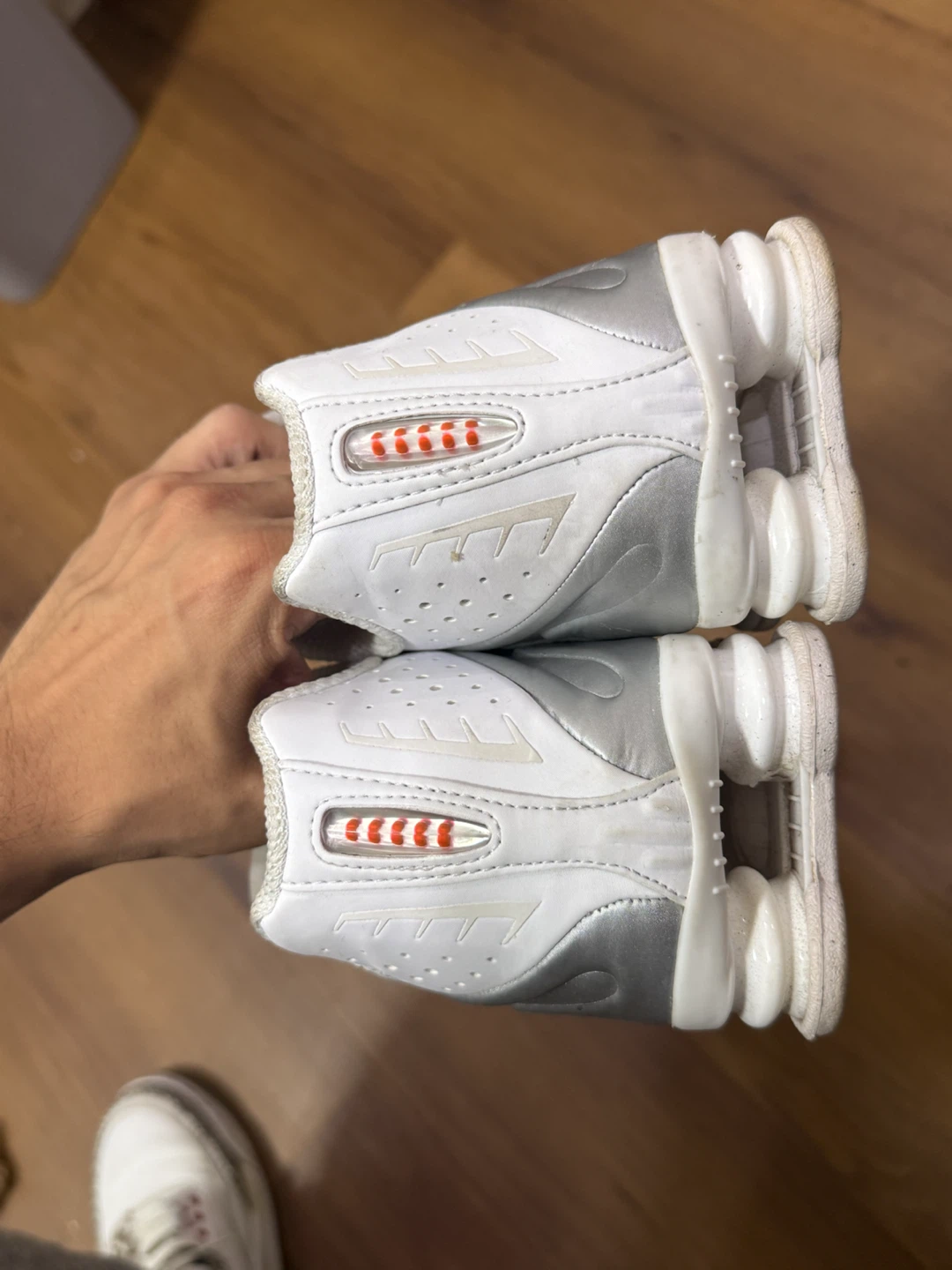 Size 11.5 - Nike Shox R4 White Metallic W - photo 5