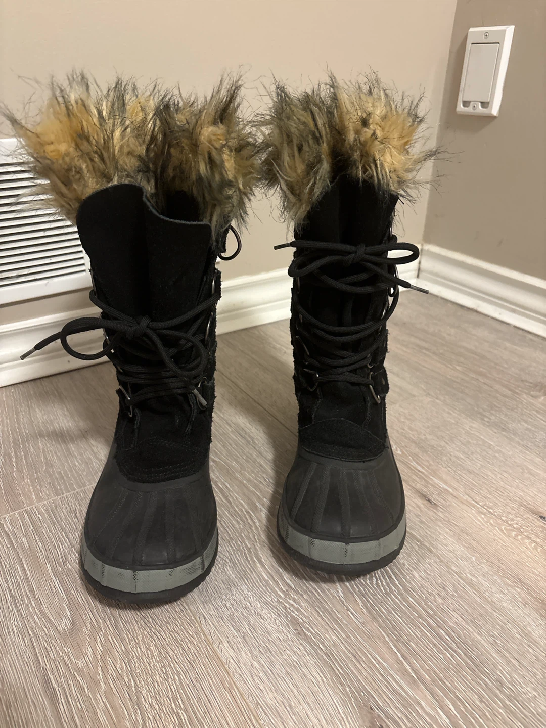 Broadstone Women's Black Winter Boots with Fur Trim - photo 3