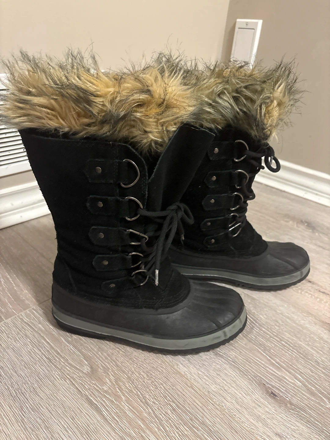 Broadstone Women's Black Winter Boots with Fur Trim - photo 4