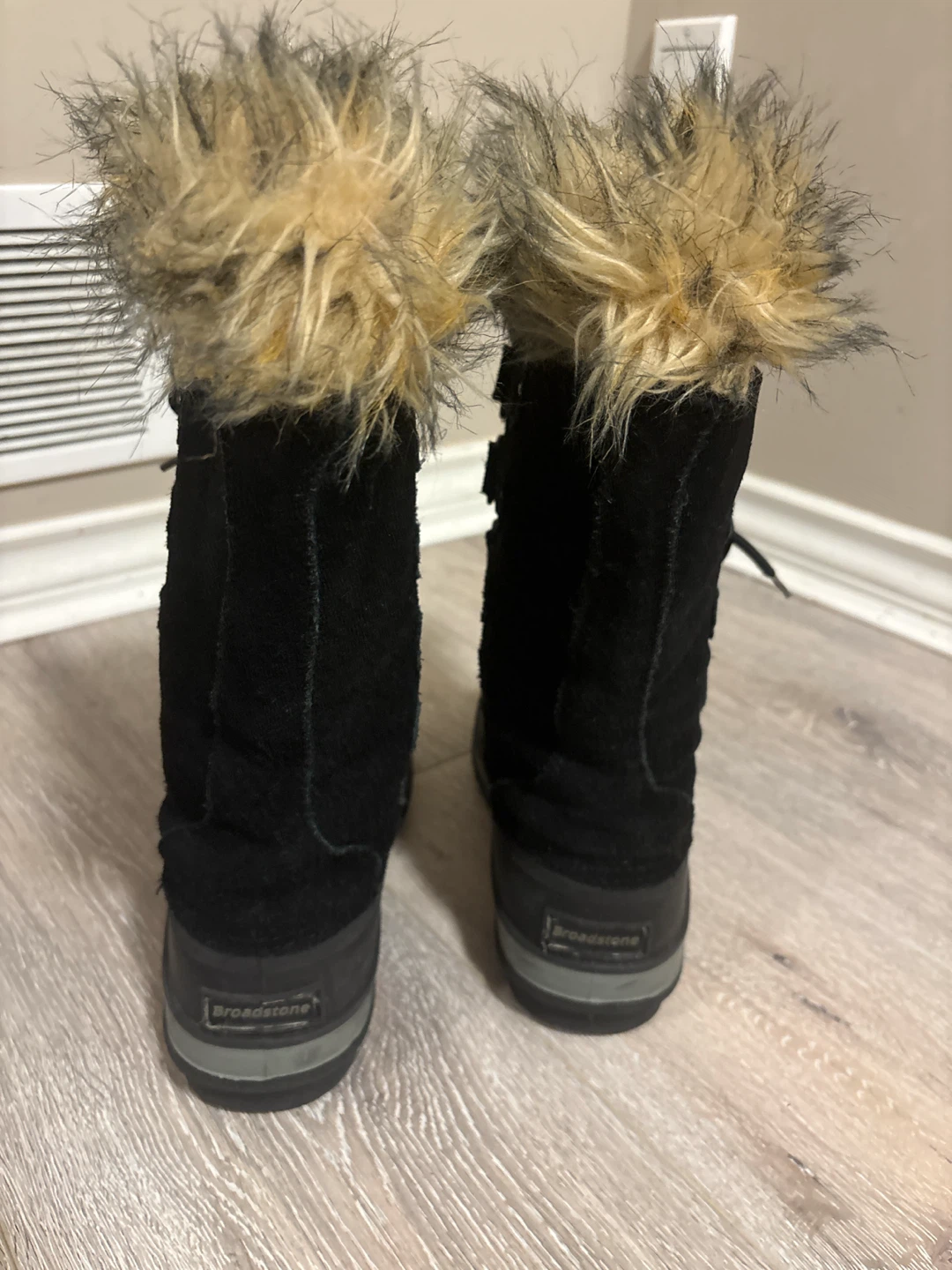 Broadstone Women's Black Winter Boots with Fur Trim - photo 5