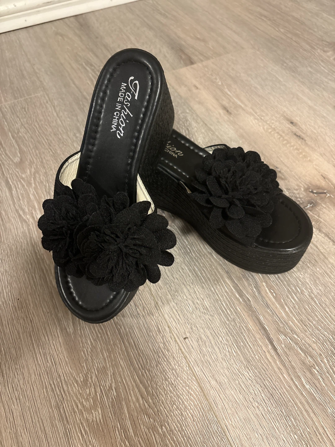 Black Wedge Sandals with Flower Detail - photo 3