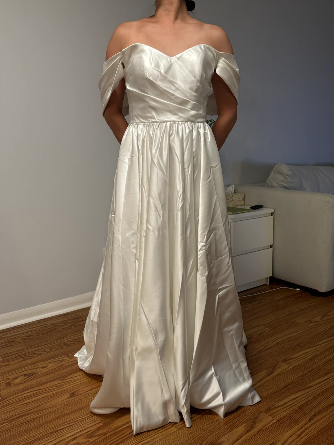 Off-the-shoulder satin wedding dress - photo 3