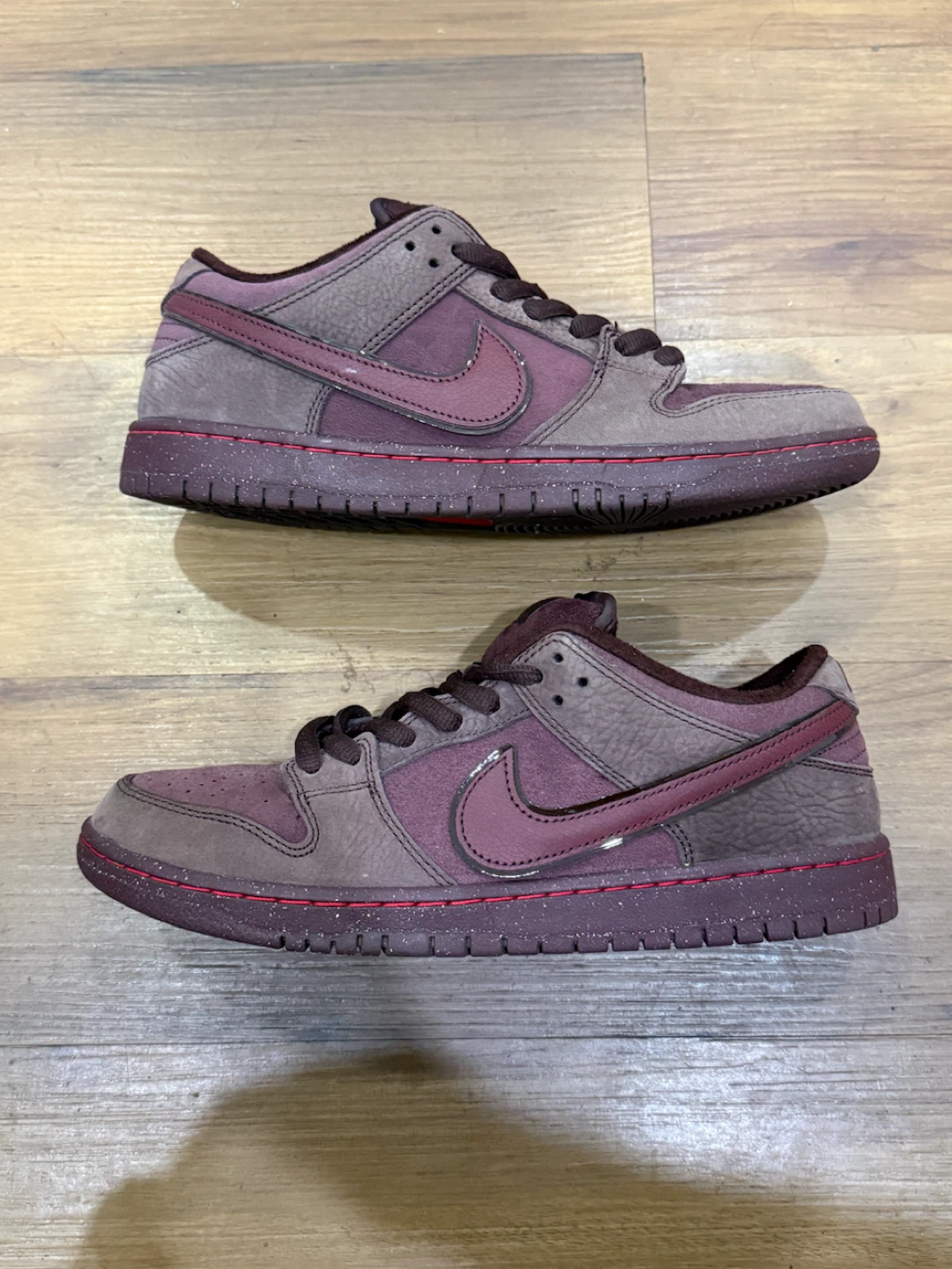 Nike Dunk Premium SB Low City of Love Collection Burgundy Crush - photo 2
