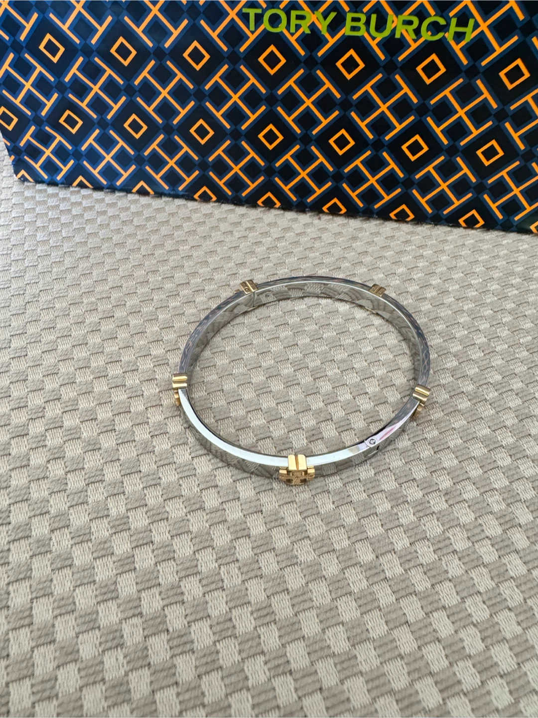 TORY BURCH ICON HINGE BRACELET