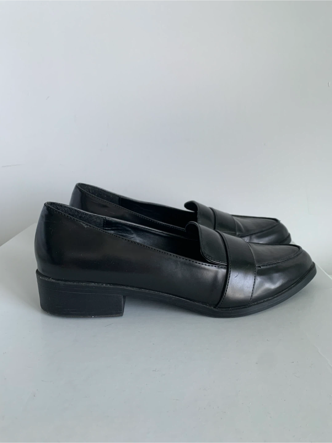 ⭐️ Stylish Loafers - Like New! - photo 2