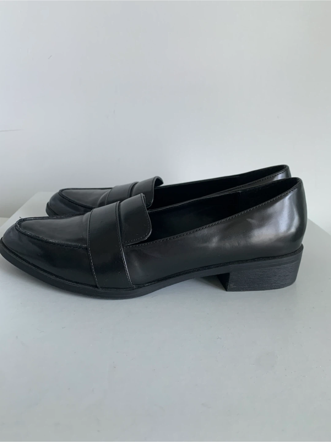 ⭐️ Stylish Loafers - Like New! - photo 4