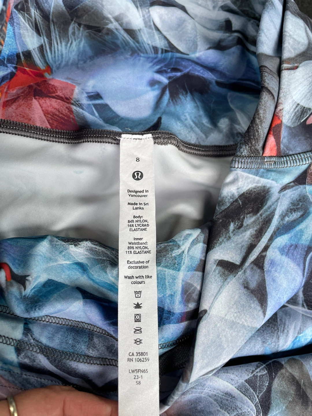 Lululemon Fast Free HR Tight 25" Floral Print Leggings Size 8 - photo 2