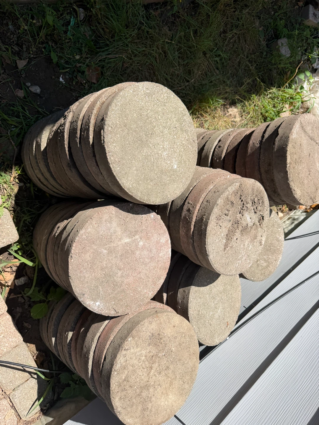 Round Concrete Pavers - Garden Stepping Stones - photo 2