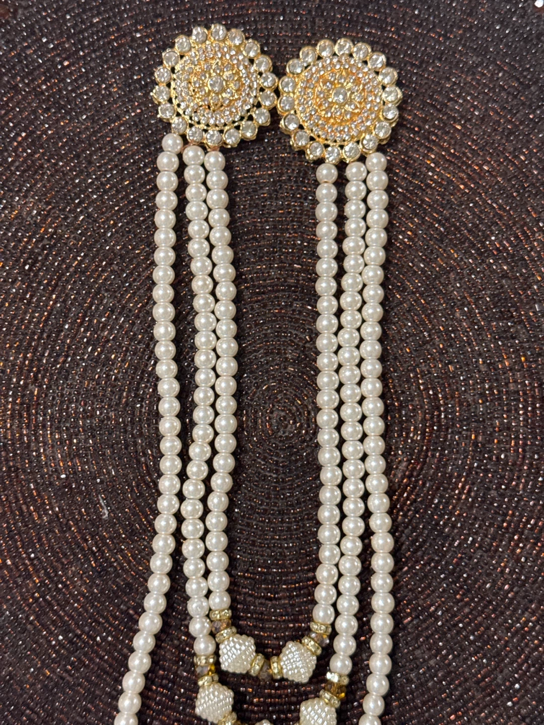 9. *Handcrafted Pearl & Crystal Beaded Dress Adornment. - photo 2