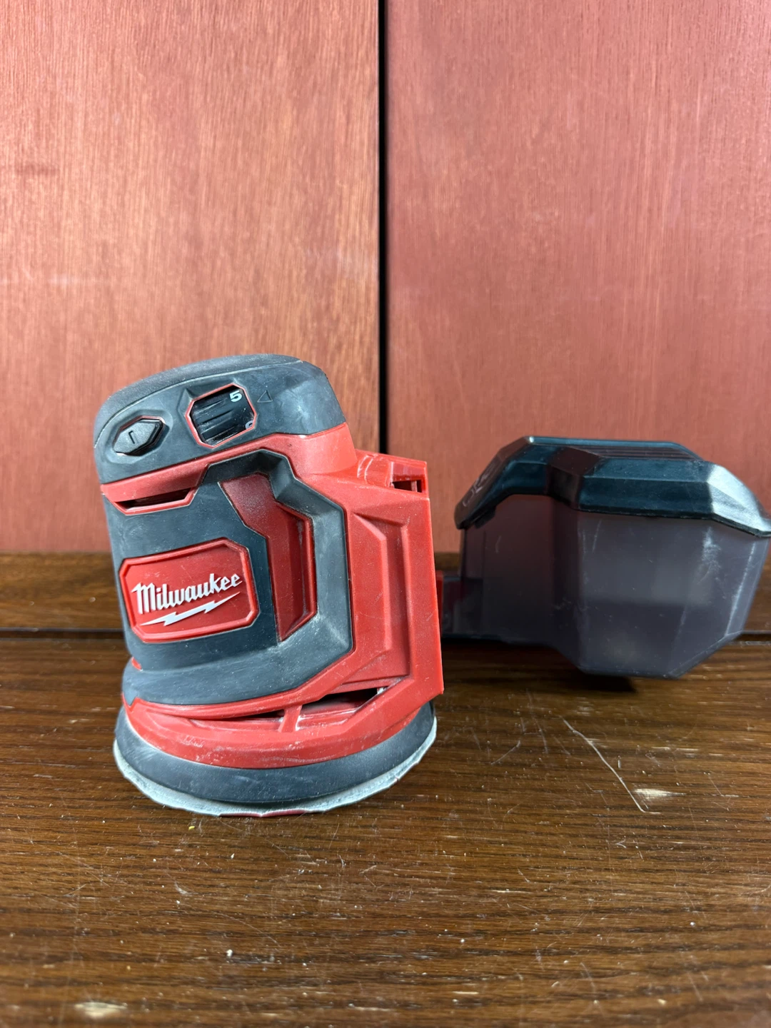 Milwaukee M18 18V Lithium-Ion Cordless 5 in. Random Orbit Sander