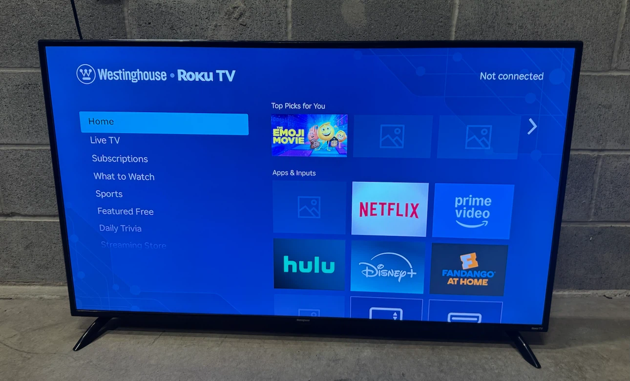 Westinghouse Roku TV. Smart TV 4K UHD THe remote is missing