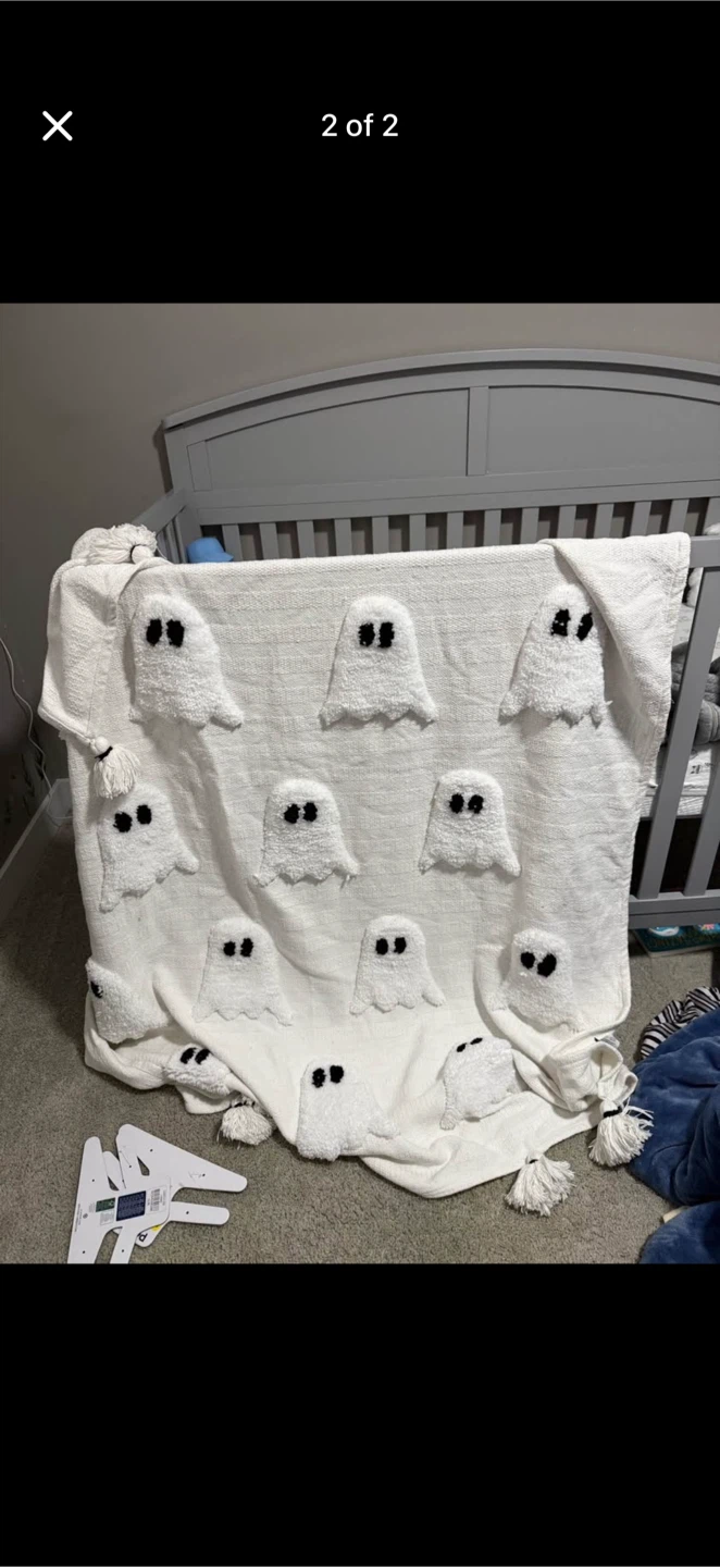 White ghost throw blanket - photo 2