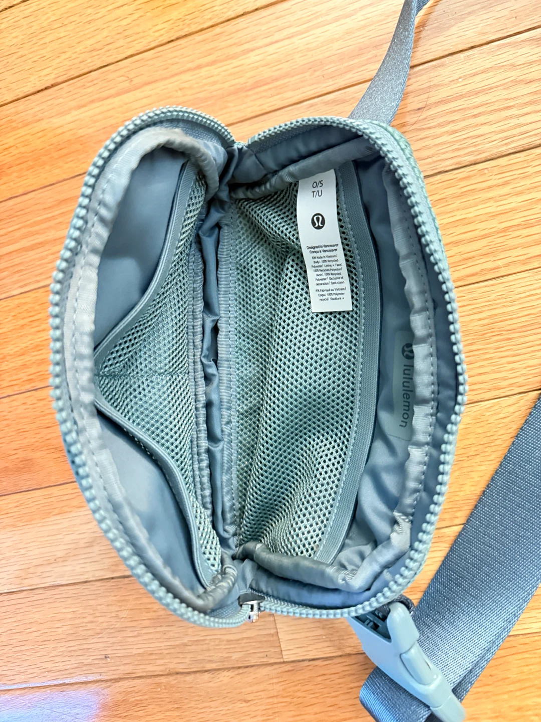 Lululemon Everywhere Belt Bag - photo 2
