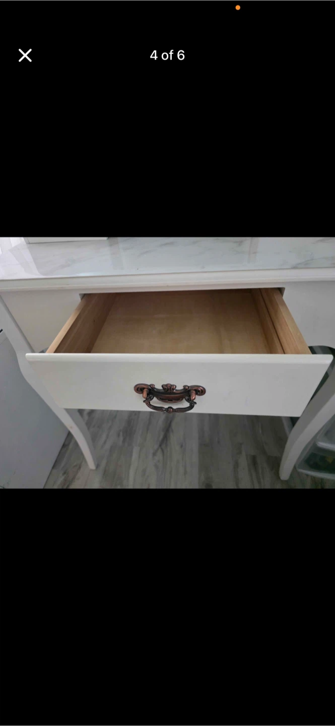 Vanity with lighting mirror - photo 3