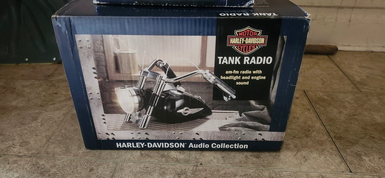 Harley-Davidson "Milwaukee" AM/FM Radio with Alarm and Light - photo 3