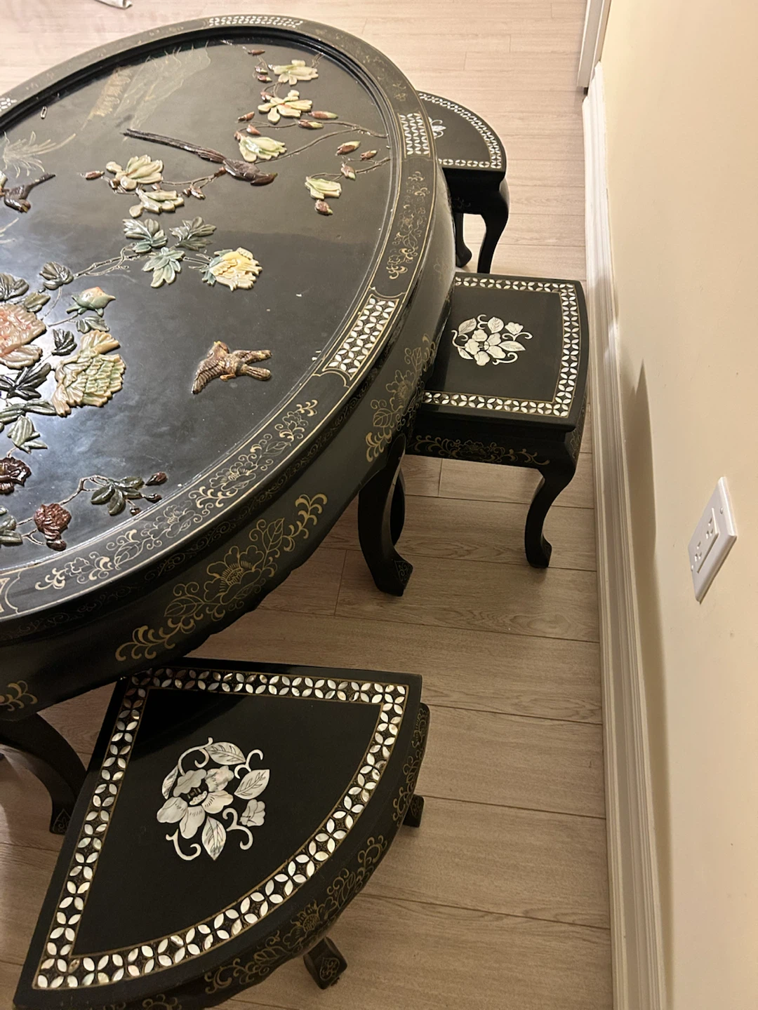 Vintage Oriental Lacquered Coffee table Set with 6 Stools - photo 5