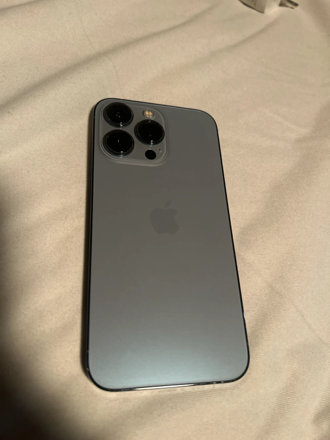 iPhone 13 Pro - photo 2