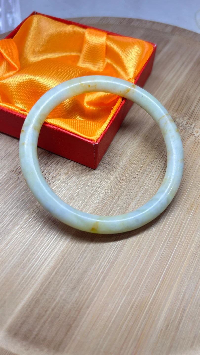 White Jade Bangle Bracelet - photo 4
