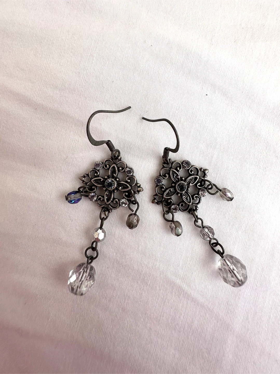 Pendant necklace and assorted dangle earrings - photo 2