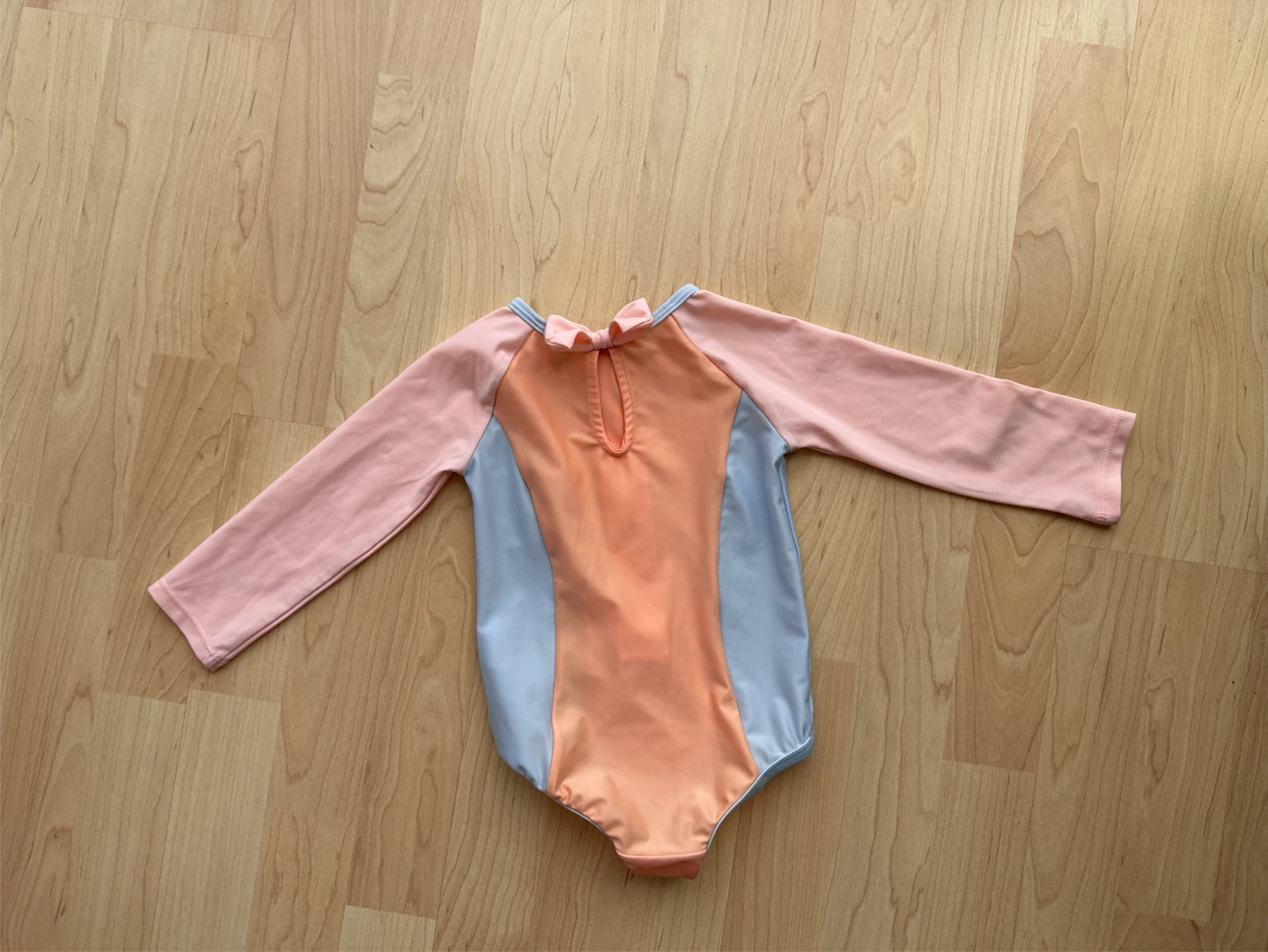 H&M Minnie Mouse Long-Sleeved Swimsuit - 6-12M - photo 2