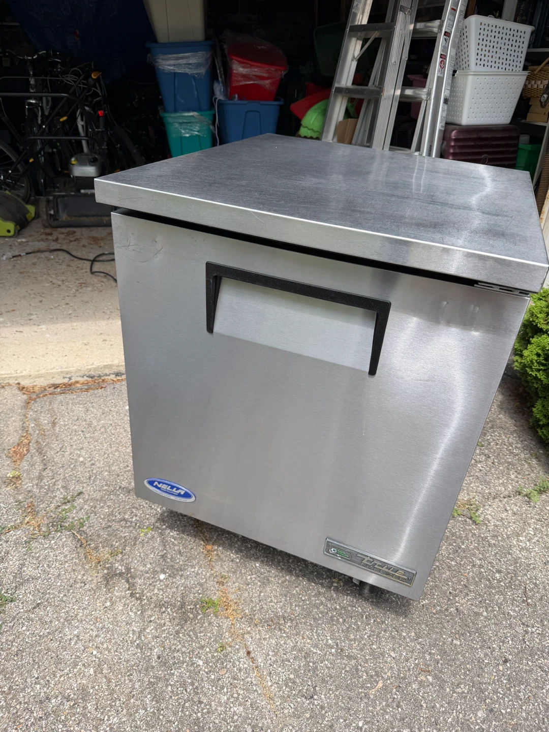 Under-counter Commercial 27” Freezer