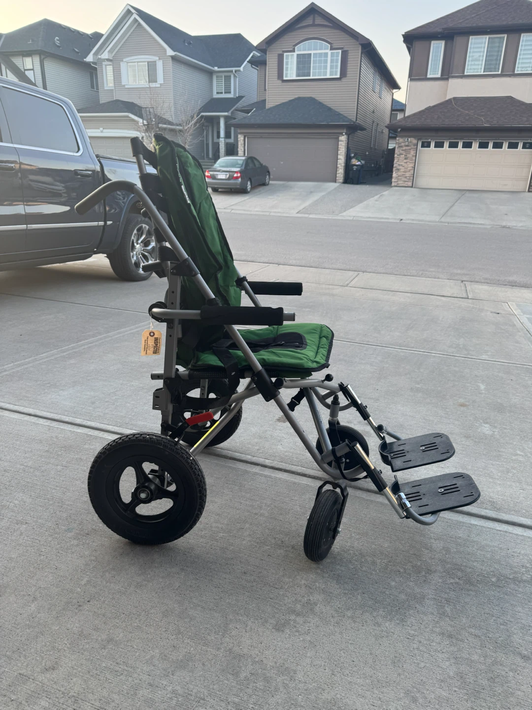 Green Lightweight Convaid EZ Rider stroller - photo 3