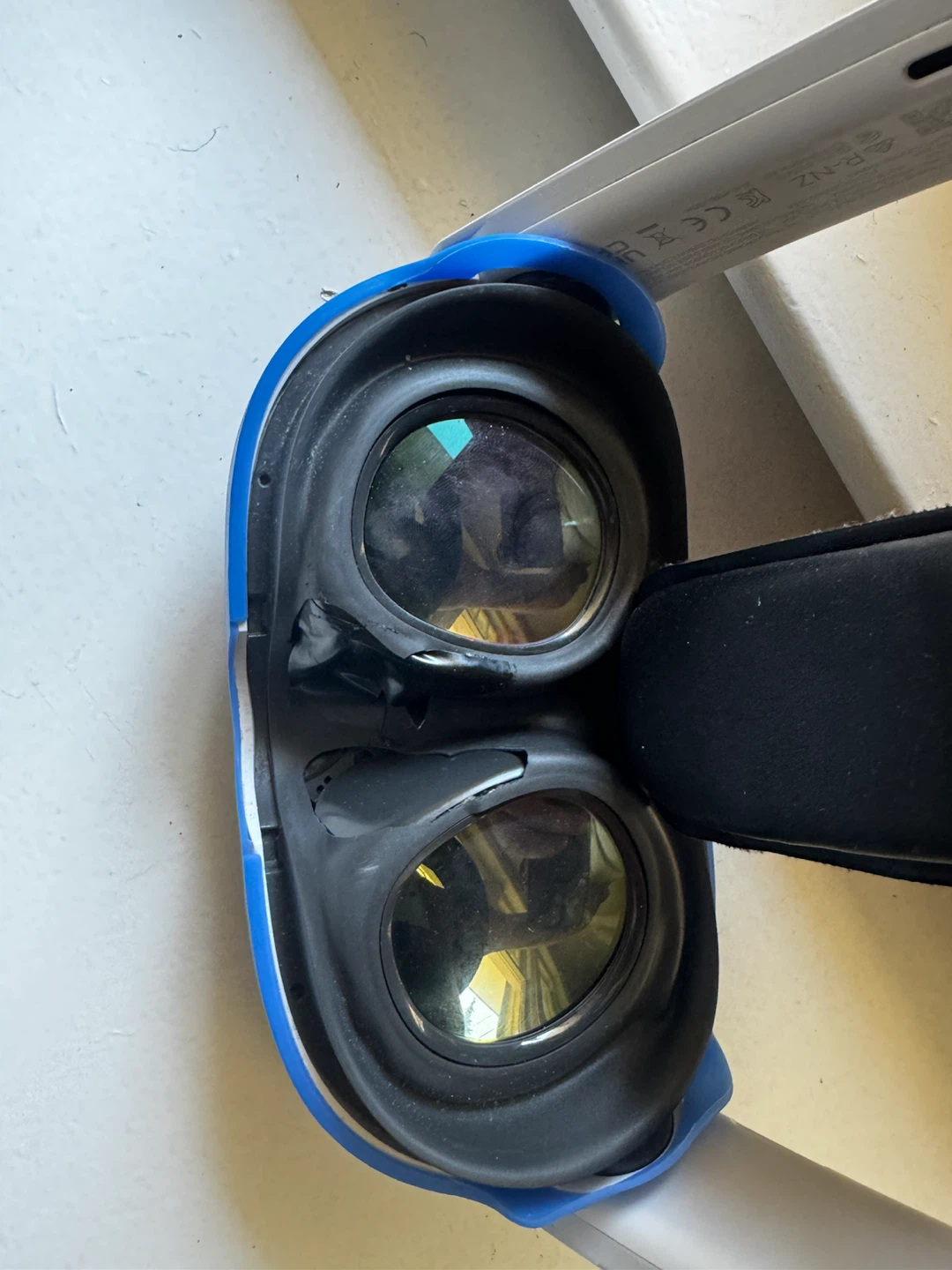 Meta Quest 3 VR Headset FOR PARTS OR REPAIR - photo 2
