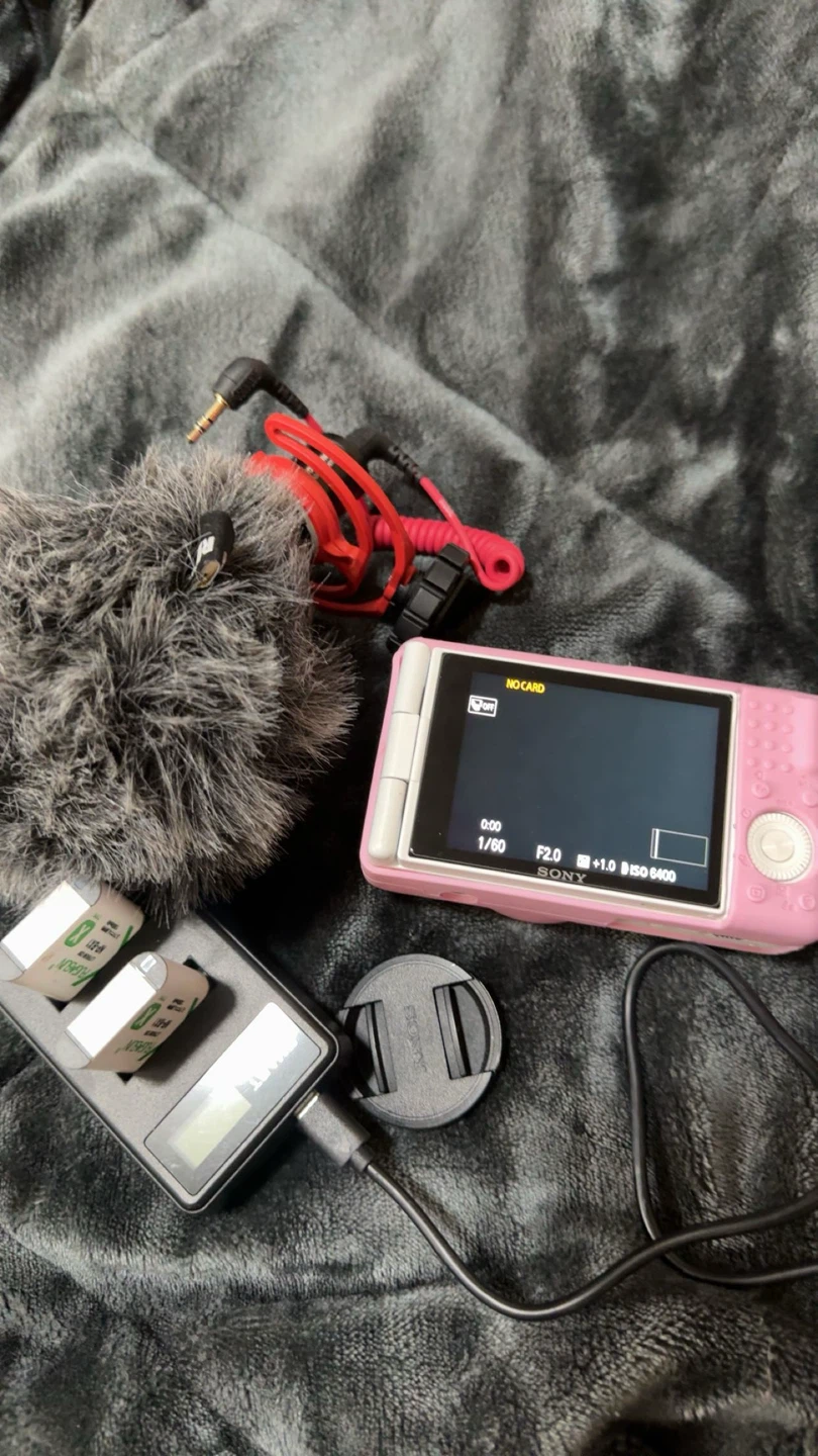 Pink Sony Digital Camera Bundle with Microphone - photo 2