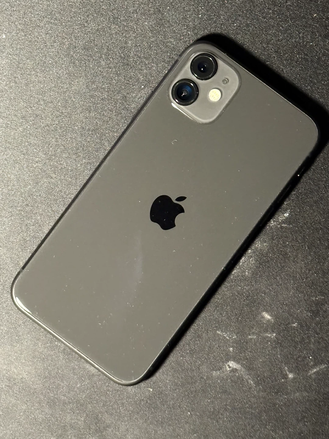 iPhone 11 - Dark Grey - photo 4