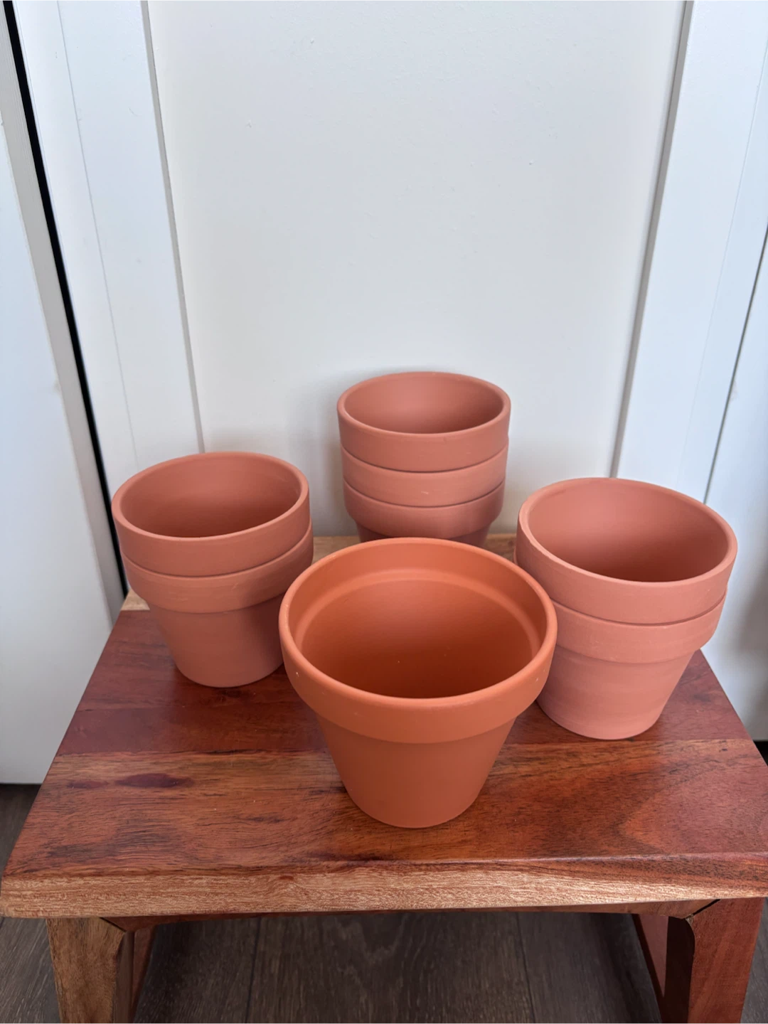 8 Terracotta Pots, small,