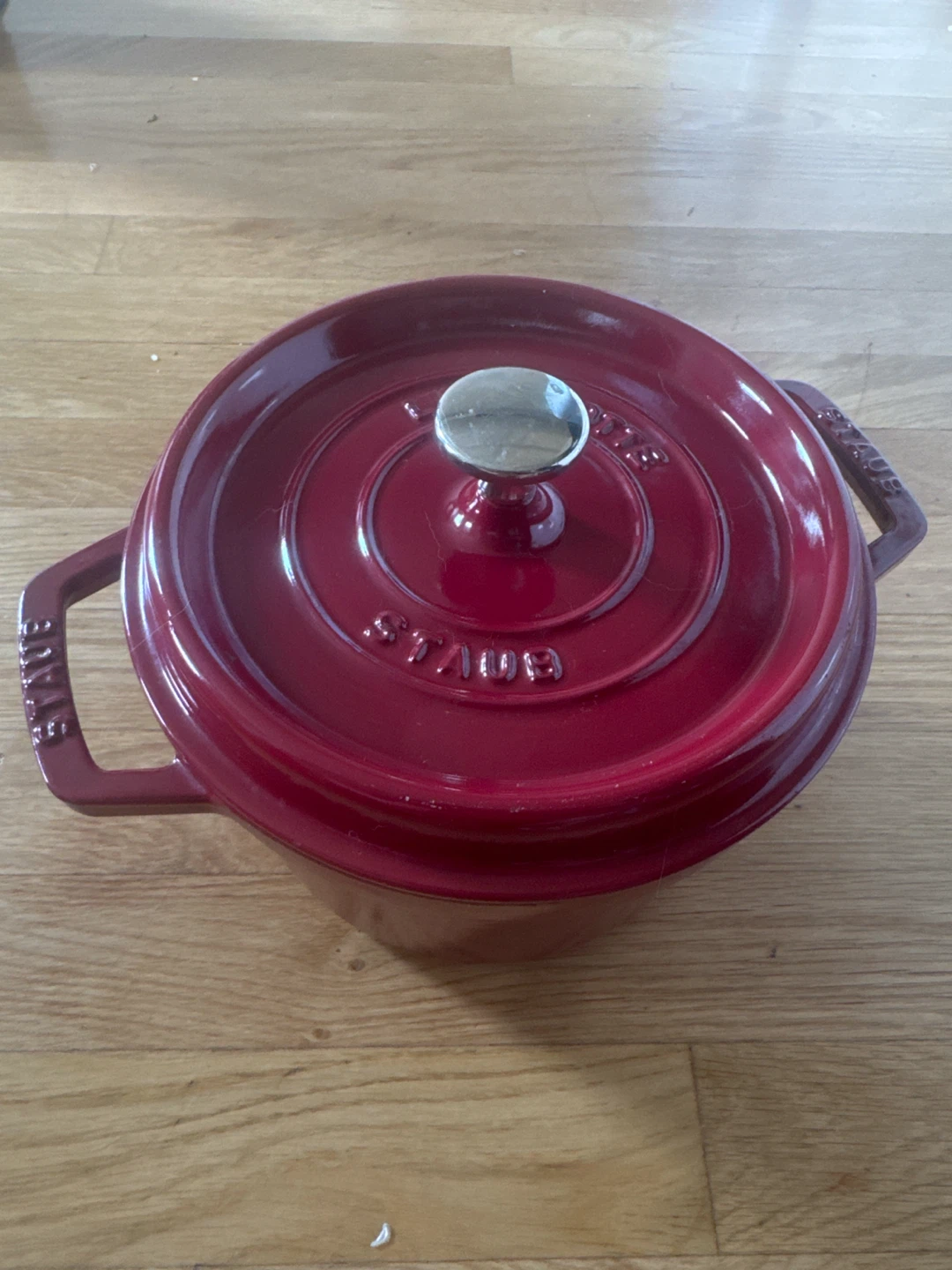 Staub Enameled Cast Iron Round Cocotte 4 Qt
