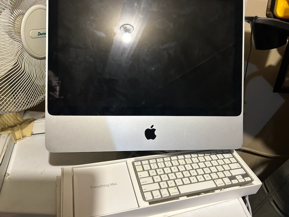 Apple iMac Desktop Computer with Keyboard