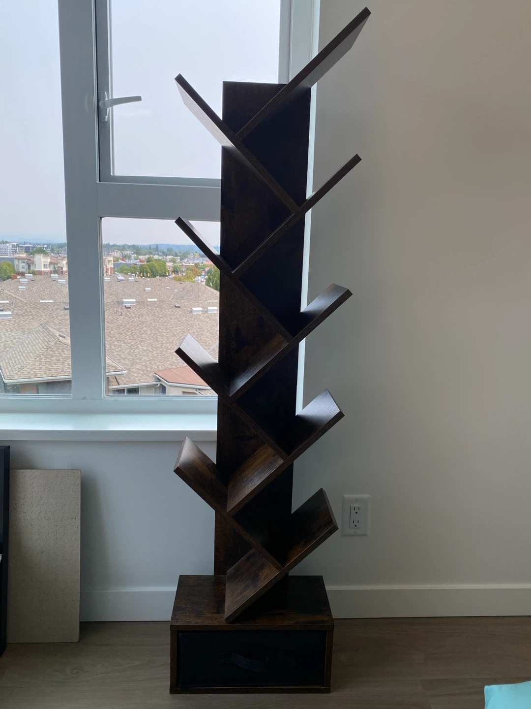 Bookshelf - photo 2