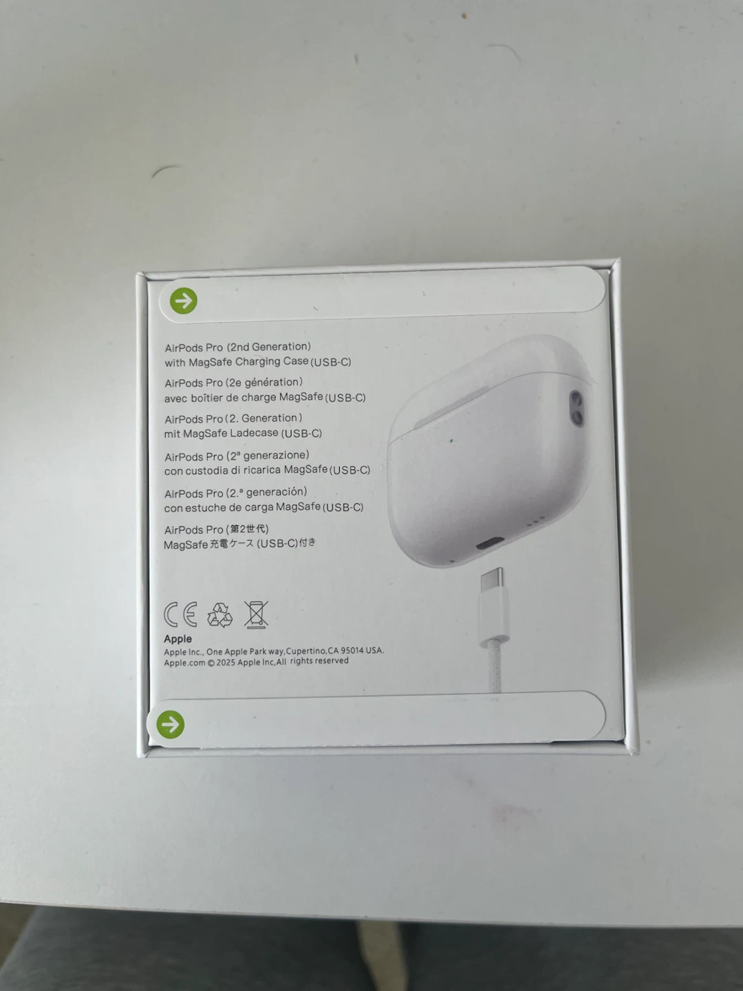 Apple AirPods Pro (2nd Generation) with MagSafe Charging Case - photo 2