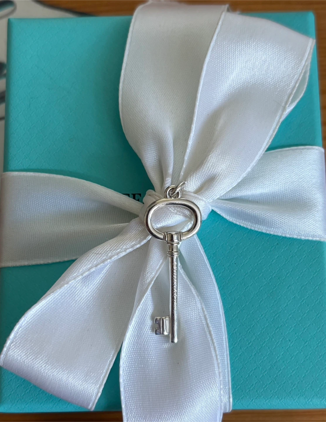 💯 Authentic Tiffany and Co. Oval Key - photo 3