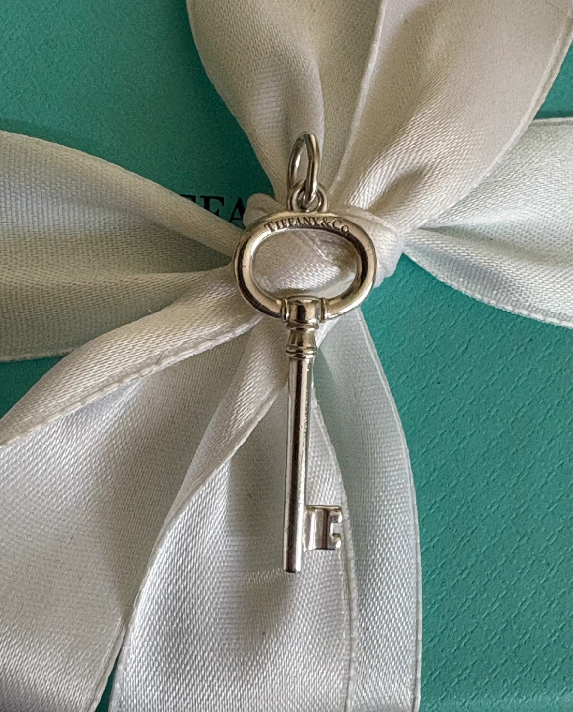 💯 Authentic Tiffany and Co. Oval Key - photo 2