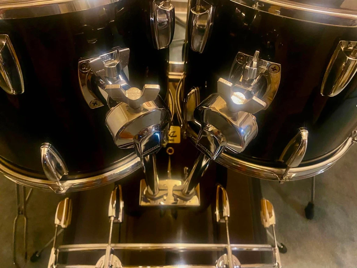 Yamaha Drum Kit with Sabian & Solar Cymbals - photo 5