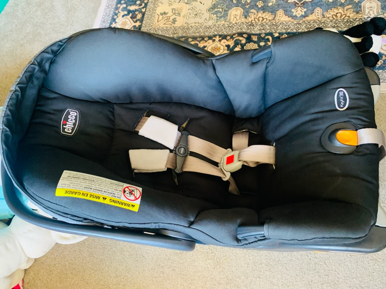 Chicco KeyFit 30 Infant Car Seat and Base - photo 2