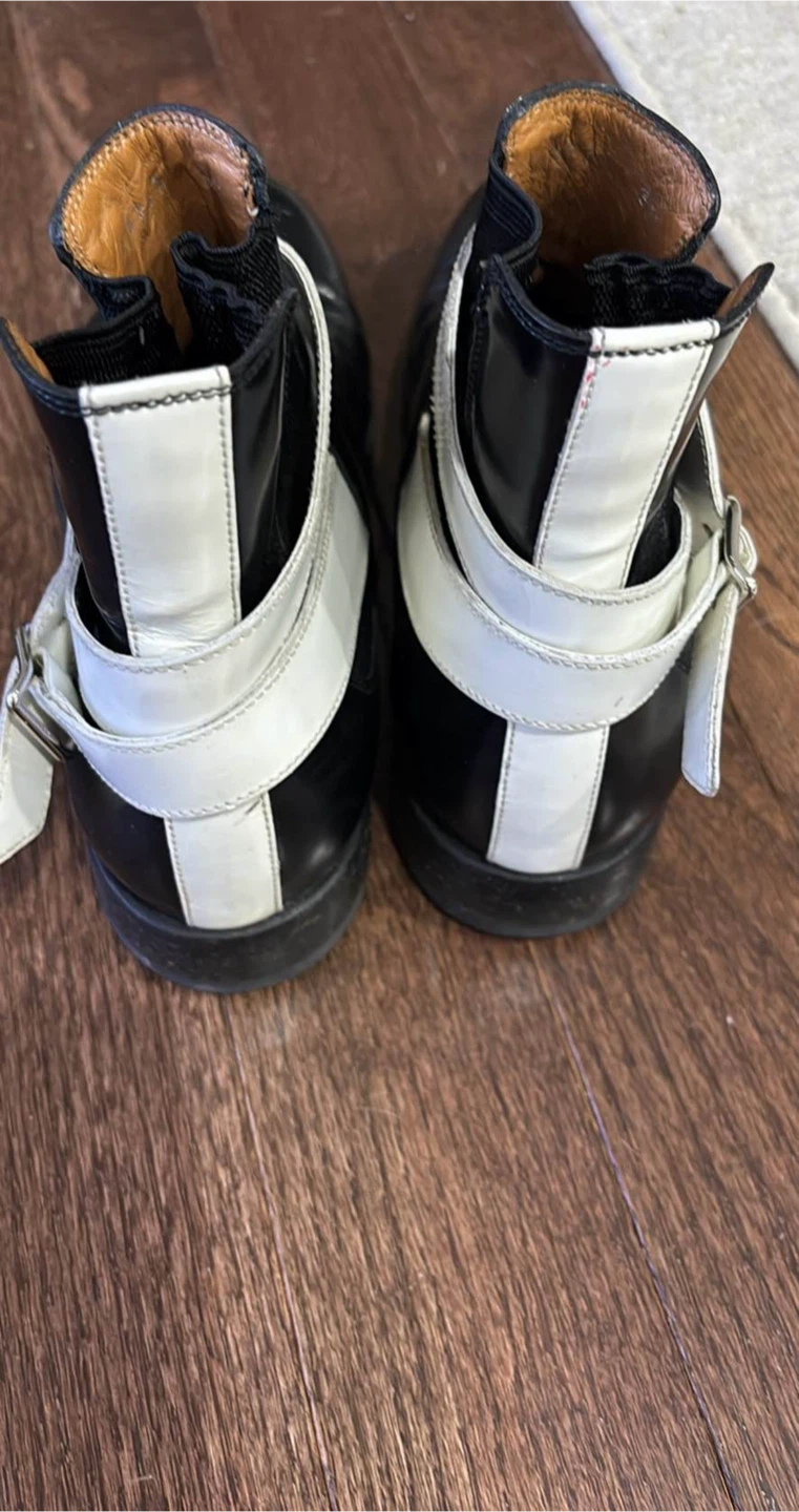 Balenciaga boots - photo 2