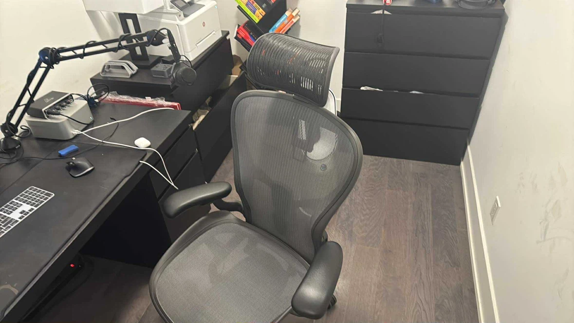 Herman Miller Aeron Remastered (Size C/Large) - photo 2