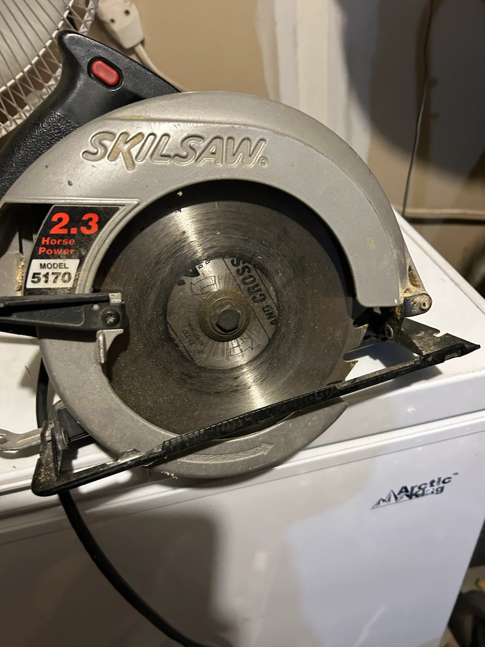 SKILSAW 2.3 Horse Power Circular Saw Model 5170 - photo 2
