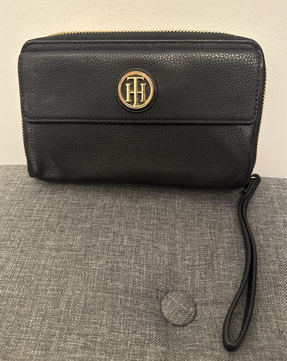 Tommy Hilfiger Black Zip Around Wallet