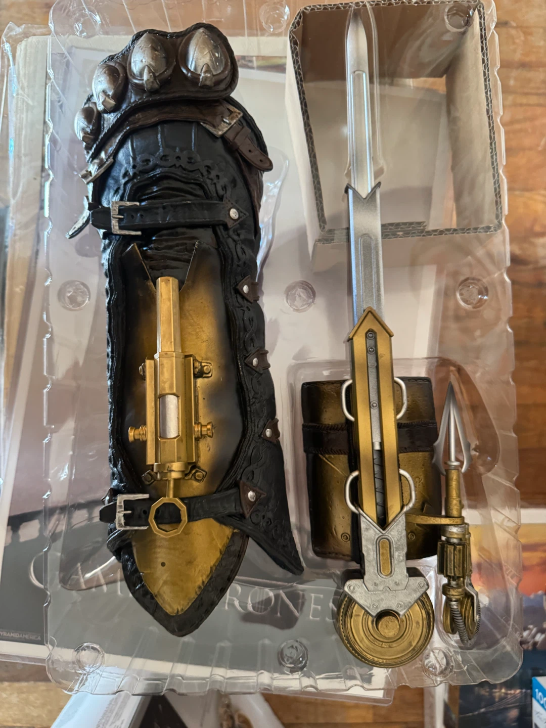 Assassin's Creed Syndicate Gauntlet with Hidden Blade - photo 2