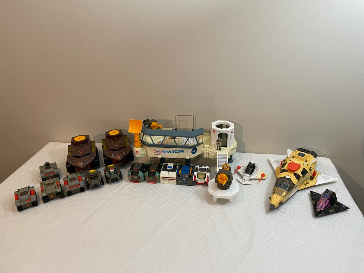 StarCom Toy Lot - Space Base & Vehicles