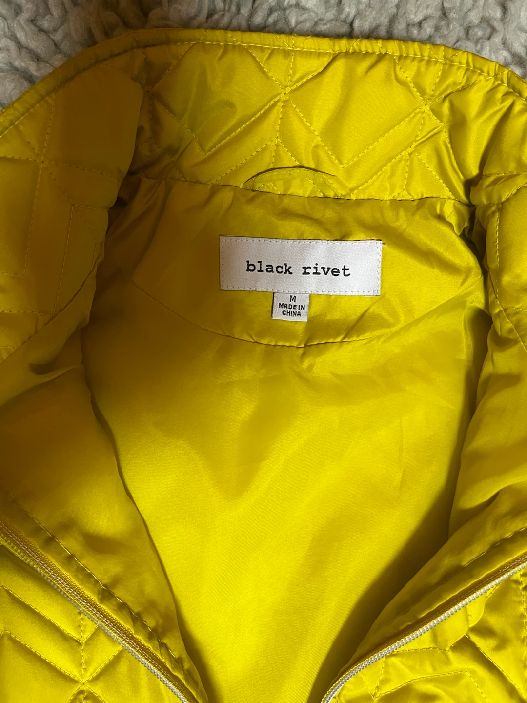 Mustard yellow vest - photo 3