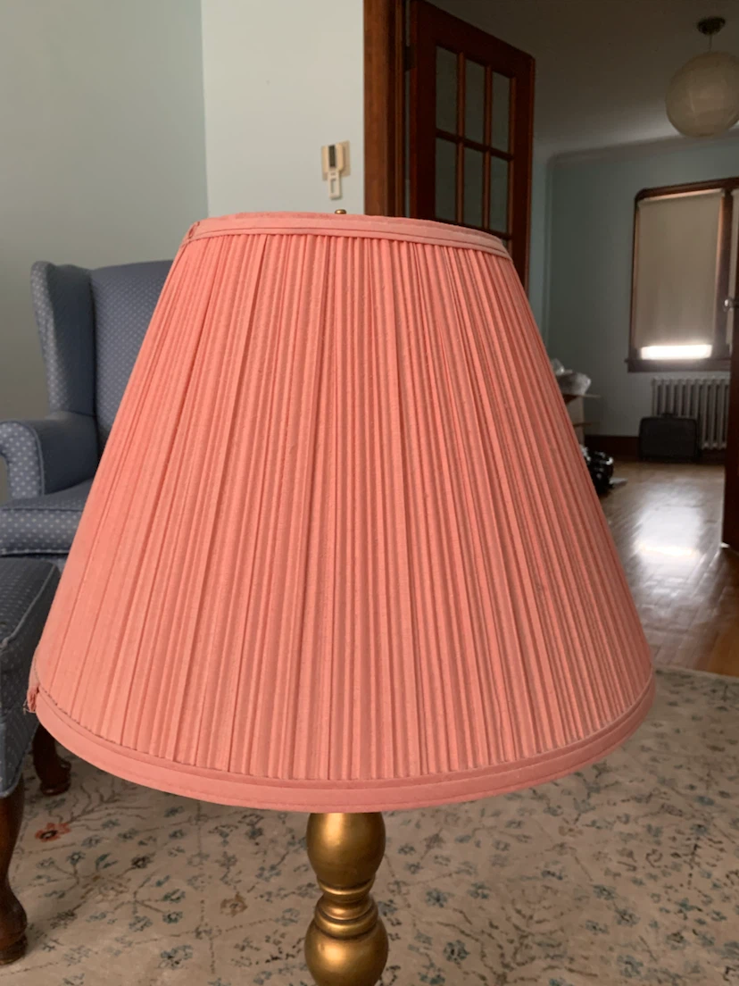 Gold Tone Table Lamp with Pink Pleated Shade - photo 2